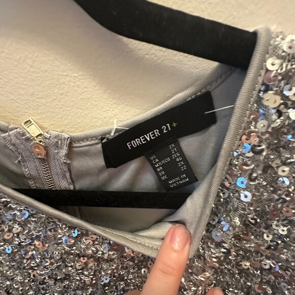 Forever 21 Plus Silver Sequin Crop Top – Party/Clubwear – Size 2X - Picture 4 of 4